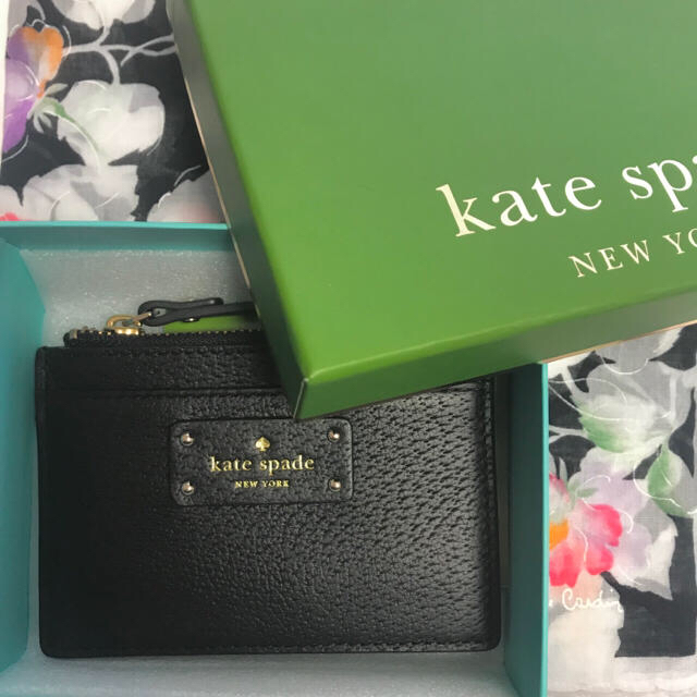 kate spade new york(ケイトスペードニューヨーク)のKate Spade NEWYORK パスケース レディースのファッション小物(名刺入れ/定期入れ)の商品写真