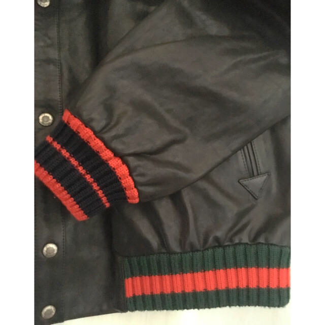 Gucci(グッチ)の☆新品未使用正規品☆GUCCIグッチレザースタジャンブルゾン黒44 メンズのジャケット/アウター(レザージャケット)の商品写真