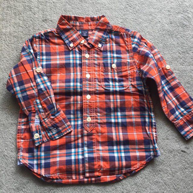 babyGAP(ベビーギャップ)のbaby GAP オレンジチェックシャツ 100/4T キッズ/ベビー/マタニティのキッズ服男の子用(90cm~)(ブラウス)の商品写真