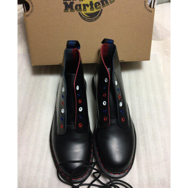 Dr.Martens(ドクターマーチン)の今だけ大幅値下げ中☆希少☆新品未使用☆ドクターマーチン☆青 白 赤 黒☆UK8☆ メンズの靴/シューズ(ブーツ)の商品写真