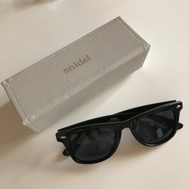 SNIDEL(スナイデル)のスナイデル サングラス ブラック レディースのファッション小物(サングラス/メガネ)の商品写真