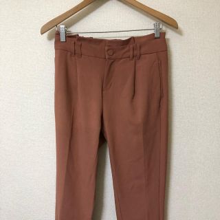 ミスティウーマン(mysty woman)のテーパードパンツ(クロップドパンツ)