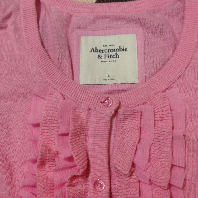 Abercrombie&Fitch(アバクロンビーアンドフィッチ)のアバクロ未使用カーディガン レディースのトップス(カーディガン)の商品写真