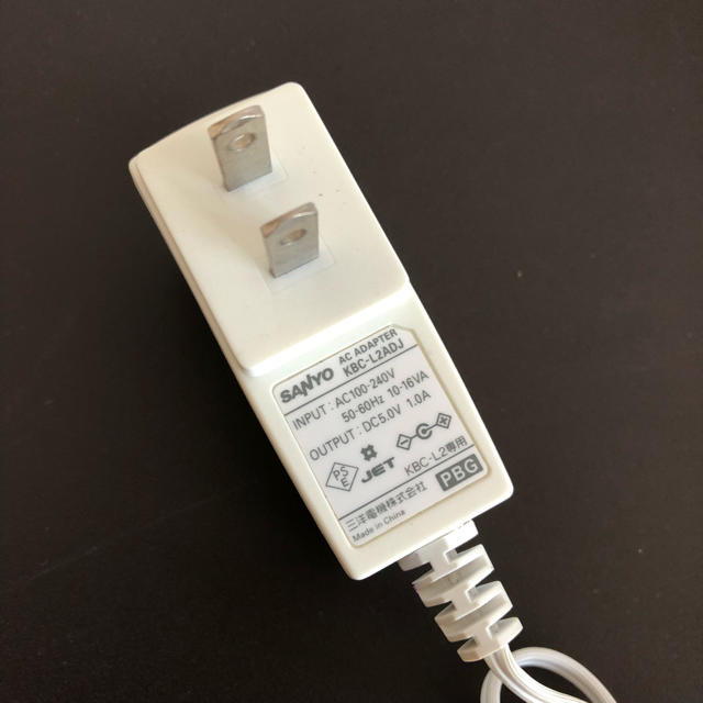 MUJI (無印良品)(ムジルシリョウヒン)の無印良品  LED平面発光 コンパクトデスクライト  LE-R3150 インテリア/住まい/日用品のライト/照明/LED(テーブルスタンド)の商品写真