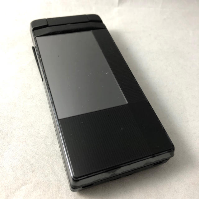 富士通(フジツウ)の送料無料★F-01A ブラック ドコモ 中古 携帯ガラケー docomo スマホ/家電/カメラのスマートフォン/携帯電話(携帯電話本体)の商品写真