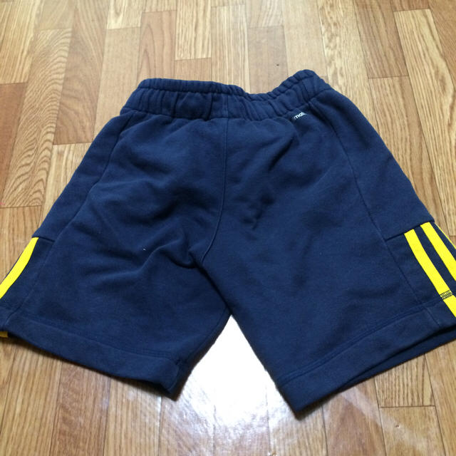 adidas(アディダス)のハーフパンツ キッズ/ベビー/マタニティのキッズ服男の子用(90cm~)(パンツ/スパッツ)の商品写真