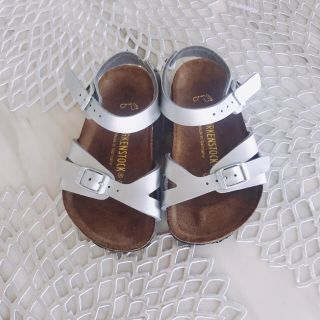 ビルケンシュトック(BIRKENSTOCK)のビルケンシュトック サンダル シルバー(サンダル)