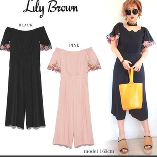 リリーブラウン(Lily Brown)の(さやや様専用)lilybrown 刺繍ロンパース(オールインワン)