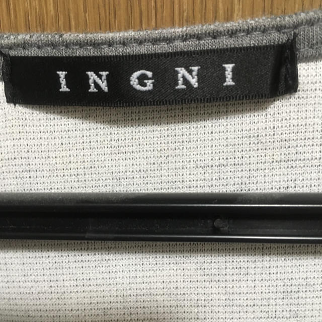 INGNI(イング)のINGNI 可愛いおリボン付🎀トップス❤️ グレー 美品 レディースのトップス(その他)の商品写真