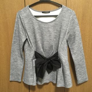 イング(INGNI)のINGNI 可愛いおリボン付🎀トップス❤️ グレー 美品(その他)