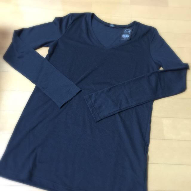 AZUL by moussy(アズールバイマウジー)のAZUL新品Vネック♡Tシャツ レディースのトップス(Tシャツ(長袖/七分))の商品写真