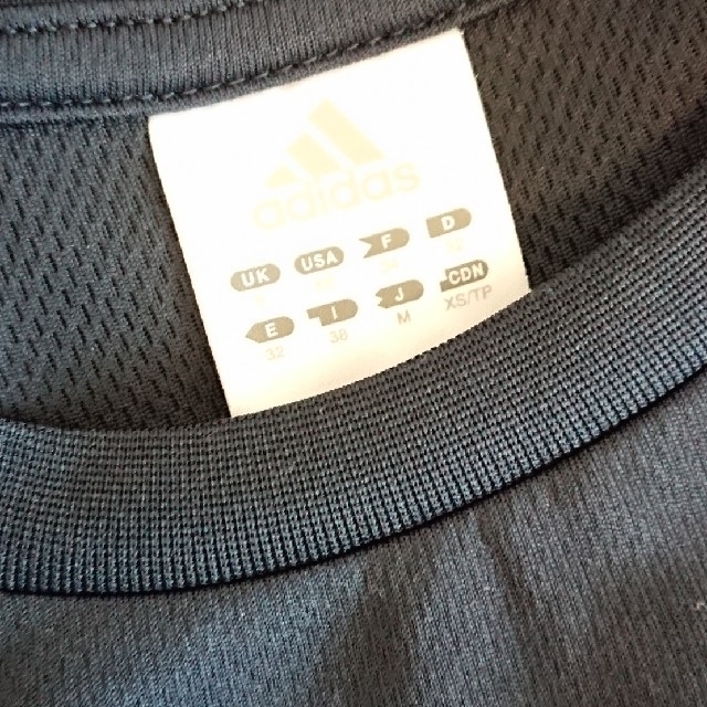 adidas(アディダス)の(美品)アディダス 半袖トップス ネイビーMサイズ レディースのトップス(Tシャツ(半袖/袖なし))の商品写真