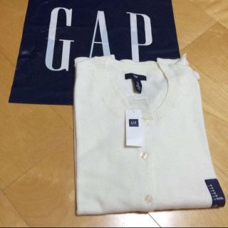 ギャップ(GAP)のGAP ニットカーディガン 白M新品未使用‼️(カーディガン)