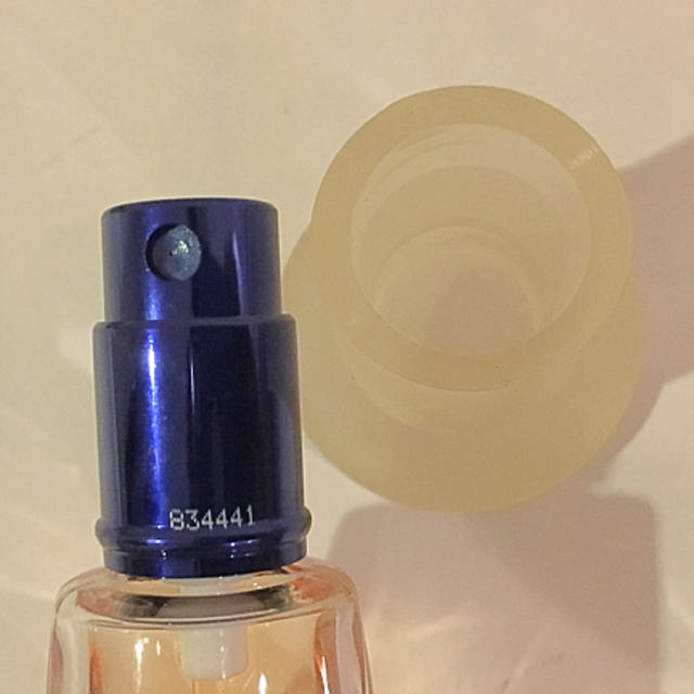 NIKOS(ニコス)の⭐︎NICOS⭐︎スカルプチャーファム 50ml コスメ/美容の香水(香水(女性用))の商品写真
