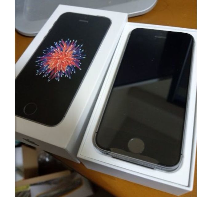 iPhone SE Space Gray 32 GB au 第1世代　他セット