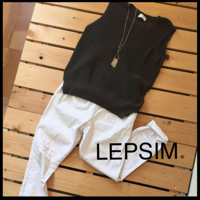 LEPSIM(レプシィム)のLEPSIM クロップドパンツ 値下げ中です♫ レディースのパンツ(クロップドパンツ)の商品写真