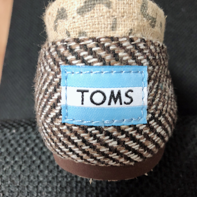 TOMS(トムズ)のTOMS レオパード W6 レディースの靴/シューズ(スリッポン/モカシン)の商品写真