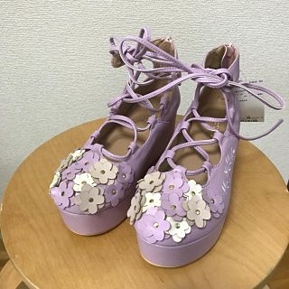 アクシーズファム(axes femme)の【期間限定お値下げ】新品タグ付き♡アクシーズファム  お花いっぱいパンプス(ハイヒール/パンプス)