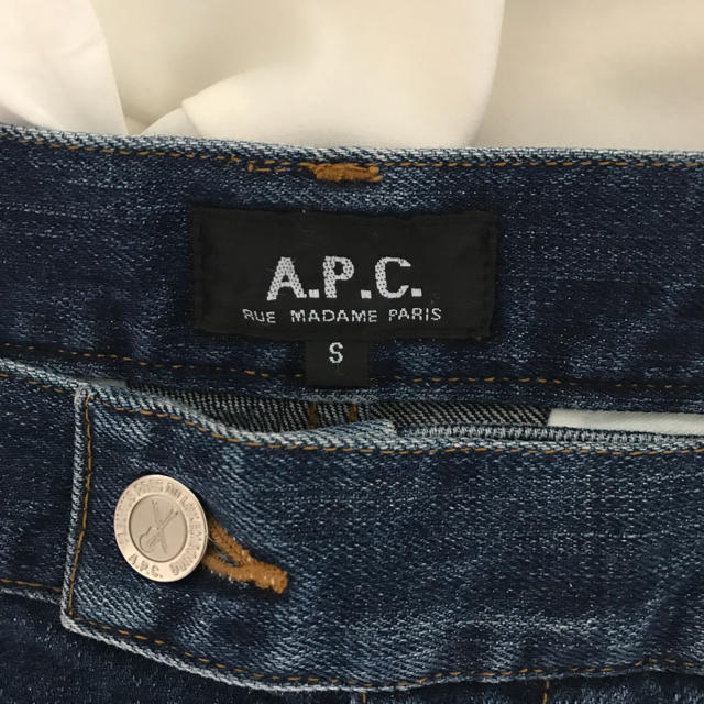 A.P.C(アーペーセー)のA.P.C. ショートパンツ レディースのパンツ(ショートパンツ)の商品写真