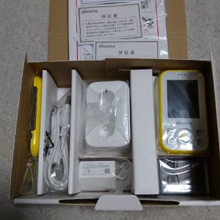 エヌティティドコモ(NTTdocomo)のHW-01G　docomo　キッズケータイ　新品　未使用品(携帯電話本体)