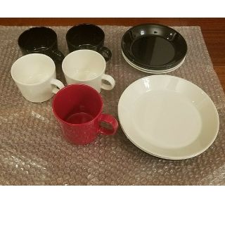 イッタラ(iittala)の『中古』イッタラ　カップ&ソーサー、ケーキ皿、マグカップ、ミルクピッチャー(食器)