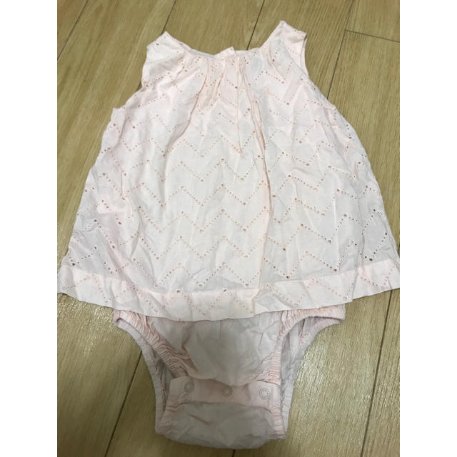 babyGAP(ベビーギャップ)のロンパース 女の子 60 キッズ/ベビー/マタニティのベビー服(~85cm)(ロンパース)の商品写真