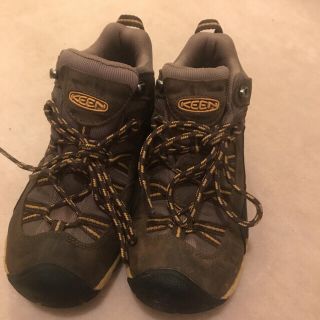 キーン(KEEN)のKEEN ミッドカットシューズ(登山用品)