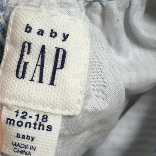 babyGAP(ベビーギャップ)のベビーギャップ  花柄カットソー 80 キッズ/ベビー/マタニティのベビー服(~85cm)(シャツ/カットソー)の商品写真