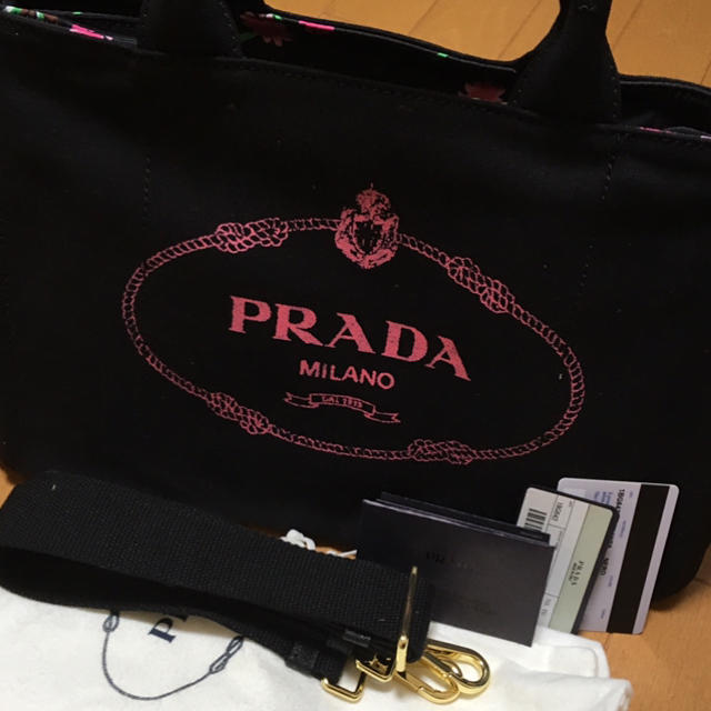 PRADA(プラダ)のカナパ レディースのバッグ(トートバッグ)の商品写真