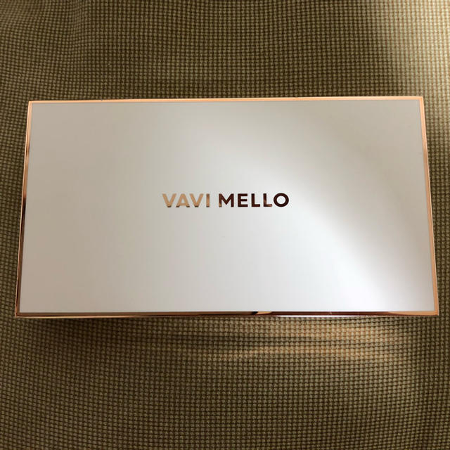 dholic(ディーホリック)のvavi mello バレンタインボックス アイシャドウ コスメ/美容のベースメイク/化粧品(アイシャドウ)の商品写真