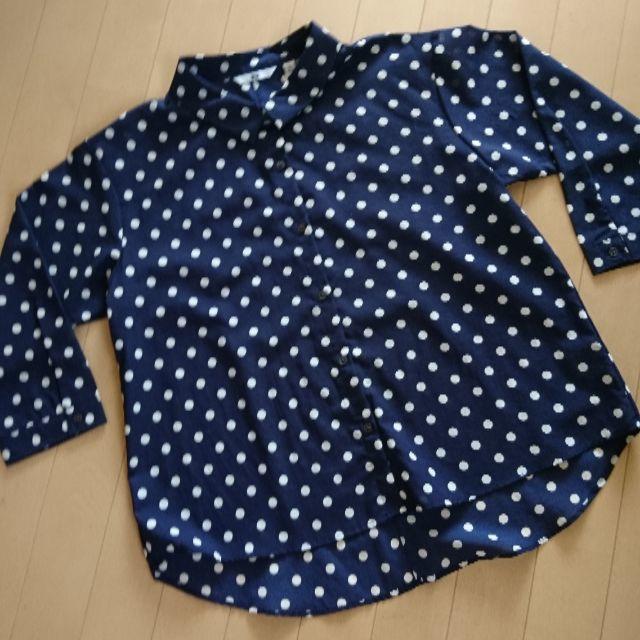 UNIQLO(ユニクロ)の⊂(★¨★)⊃UNIQLO＊七分袖シャツ＊ネイビー×白＊ドット柄＊サイズS＊…★ レディースのトップス(シャツ/ブラウス(長袖/七分))の商品写真