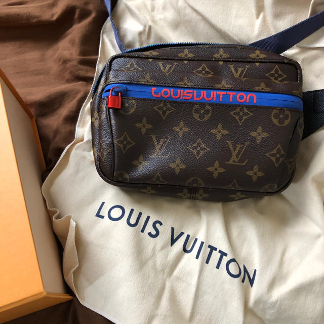 LOUIS VUITTON(ルイヴィトン)のルイヴィトン 2018/SS メンズのバッグ(ショルダーバッグ)の商品写真