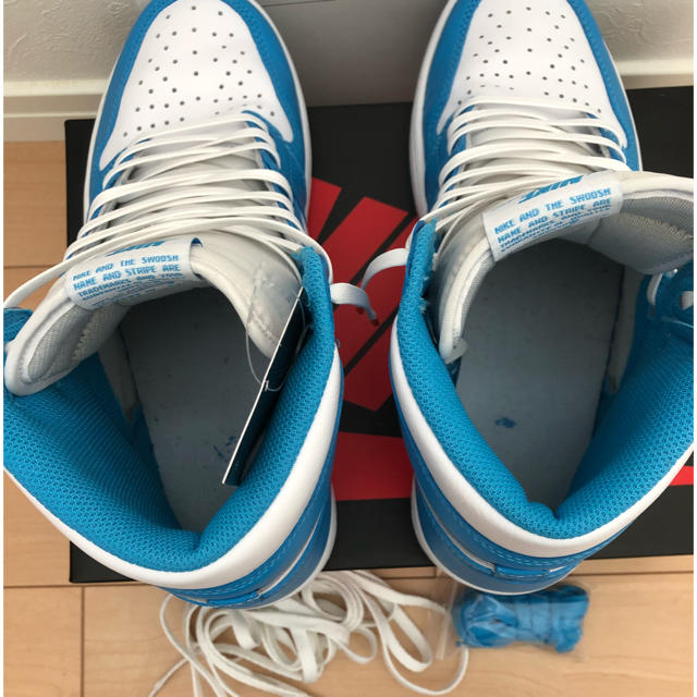 NIKE AIR JORDAN 1 RETRO HIGH OG UNC メンズの靴/シューズ(スニーカー)の商品写真