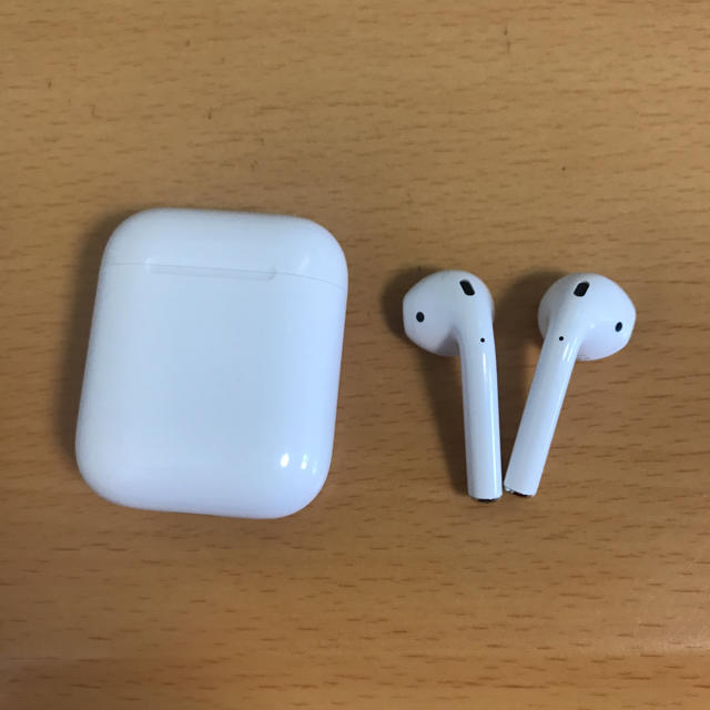 Apple(アップル)のApple AirPods スマホ/家電/カメラのオーディオ機器(ヘッドフォン/イヤフォン)の商品写真