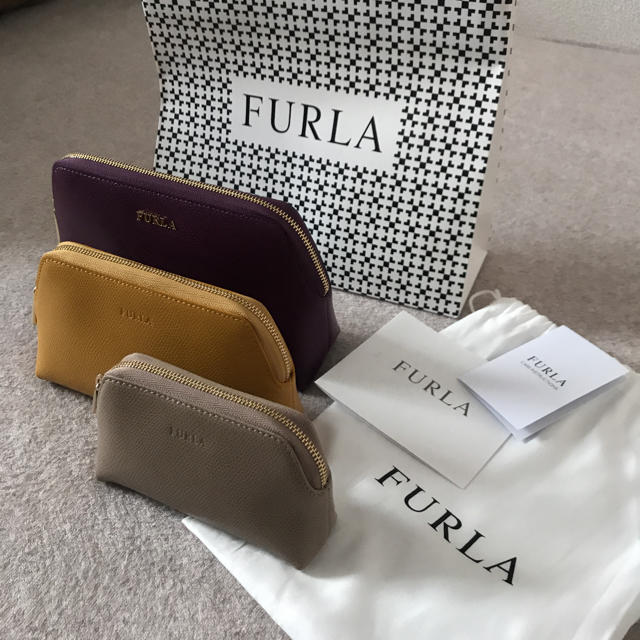 Furla(フルラ)の【新品】【値下げ】FURLA フルラポーチ3点セット（未使用） レディースのファッション小物(ポーチ)の商品写真