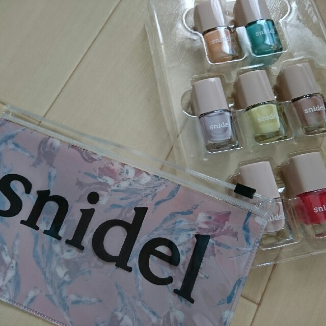 SNIDEL(スナイデル)の【snidel】ネイルセット コスメ/美容のネイル(マニキュア)の商品写真