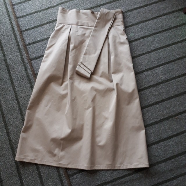 GU(ジーユー)のGUのチノスカート
 レディースのスカート(ひざ丈スカート)の商品写真
