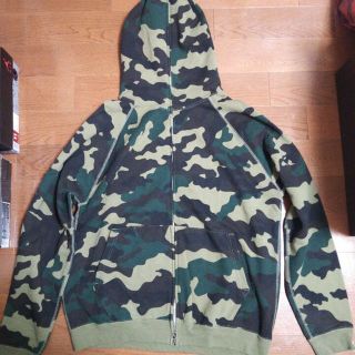 アベイシングエイプ(A BATHING APE)のape bape カモ柄 パーカー シャーク bbc nigo supreme(パーカー)