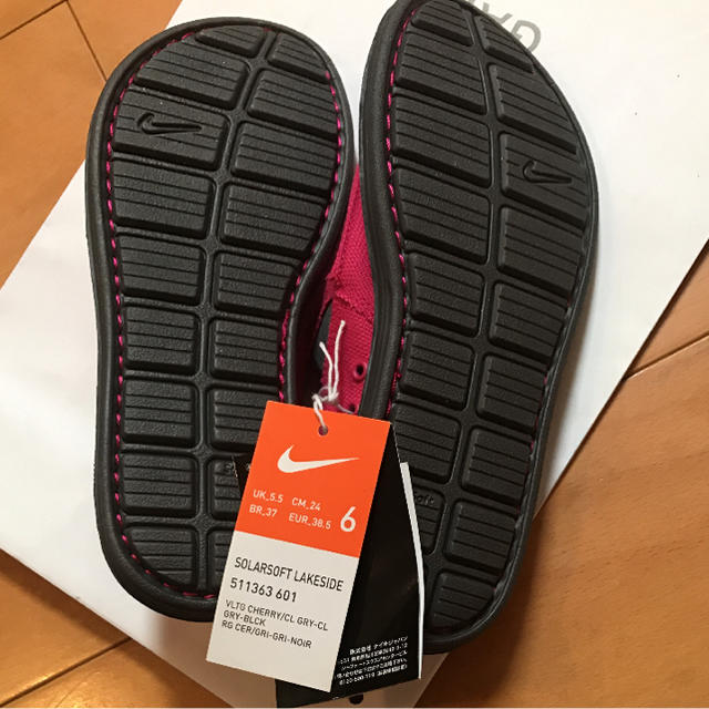 NIKE(ナイキ)の新品未使用  ナイキ ソーラーソフト レイクサイド 24㎝ レディースの靴/シューズ(スニーカー)の商品写真