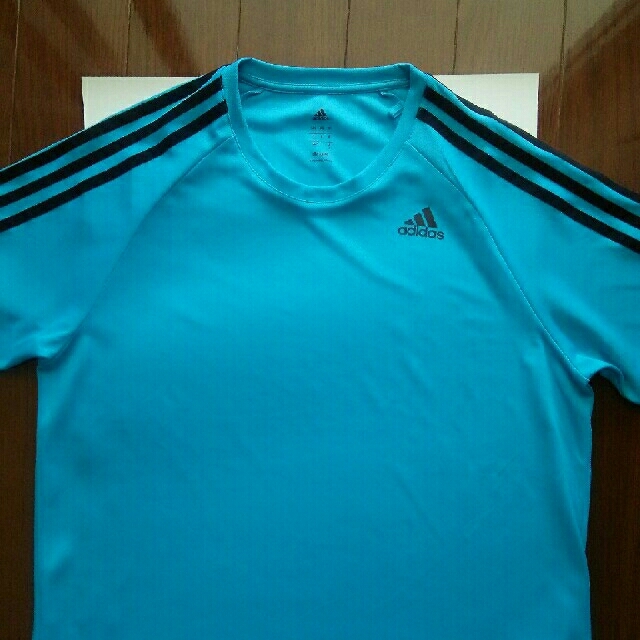 adidas(アディダス)のadidas Tシャツ  メンズのトップス(Tシャツ/カットソー(半袖/袖なし))の商品写真