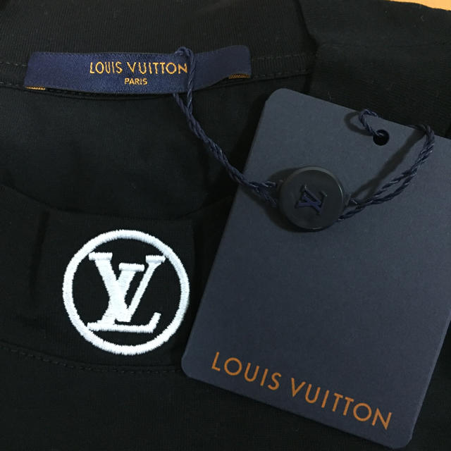 LOUIS VUITTON(ルイヴィトン)の国内正規 ルイヴィトン ハイネック Tシャツ 18SS 即完売 新品 激レア！ メンズのトップス(Tシャツ/カットソー(半袖/袖なし))の商品写真