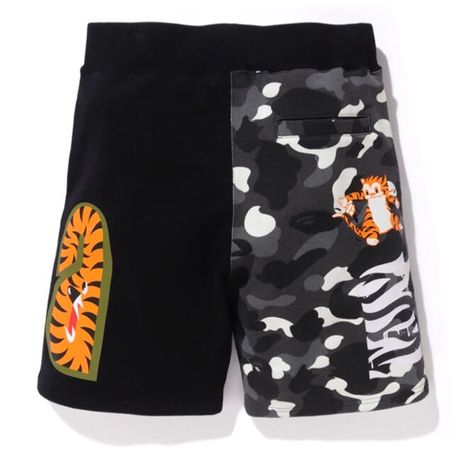 ャークパン】 A BATHING APE - apeタイガーシャークパンツの通販 by ...