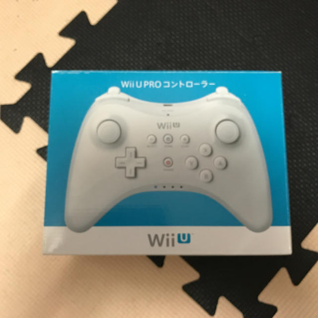 Wii U(ウィーユー)のWiiU ワイヤレスコントローラ エンタメ/ホビーのゲームソフト/ゲーム機本体(家庭用ゲーム機本体)の商品写真