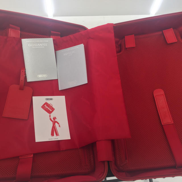 Supreme(シュプリーム)のSupreme Rimowa 45L 赤 red メンズのバッグ(トラベルバッグ/スーツケース)の商品写真