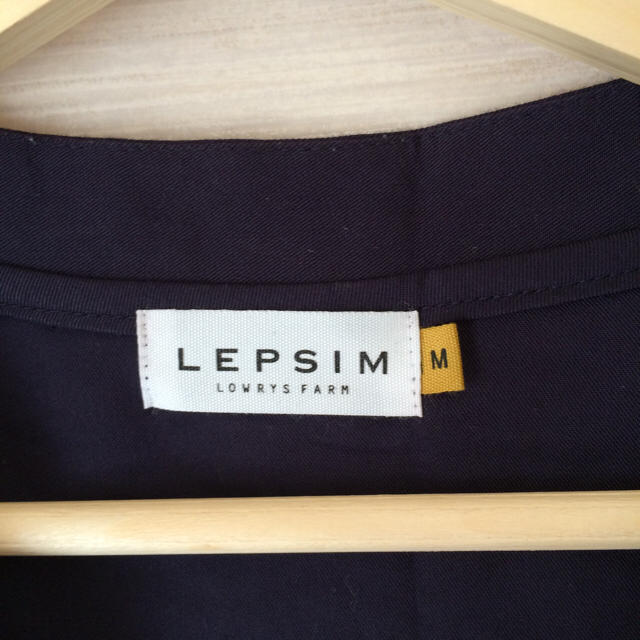 LEPSIM(レプシィム)のLEPSIM ネイビー ジャケット Mサイズ レディースのジャケット/アウター(テーラードジャケット)の商品写真