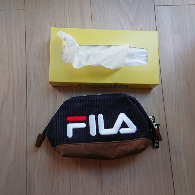 FILA(フィラ)のFILA ポーチ レディースのファッション小物(ポーチ)の商品写真