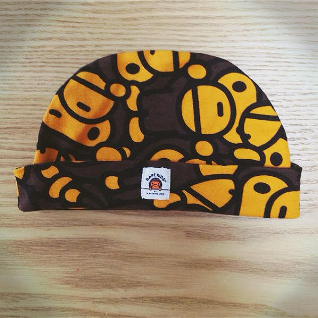 A BATHING APE(アベイシングエイプ)の未使用 エイプキッズ ニットキャップ キッズ/ベビー/マタニティのこども用ファッション小物(その他)の商品写真