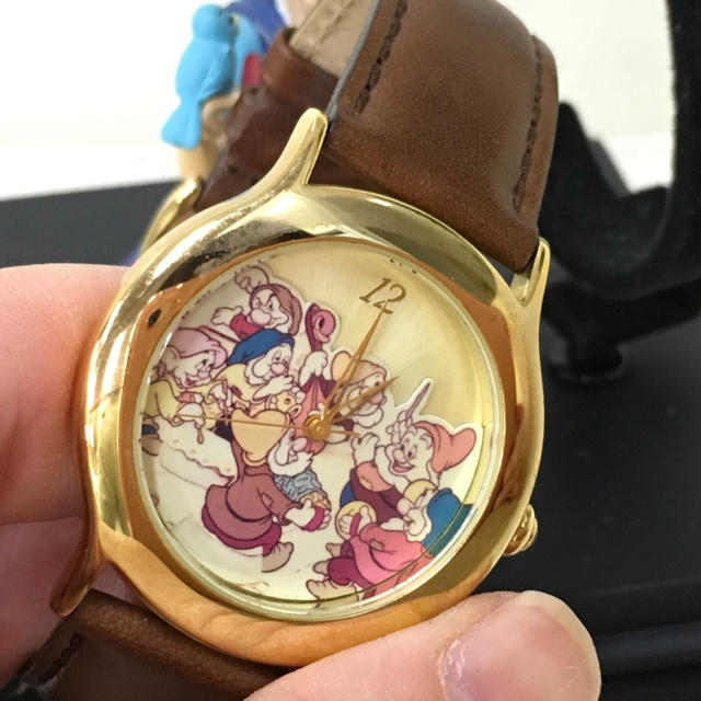 Disney(ディズニー)の限定品 Disney princess 白雪姫と7人の小人 腕時計 シリアル付  エンタメ/ホビーのおもちゃ/ぬいぐるみ(キャラクターグッズ)の商品写真