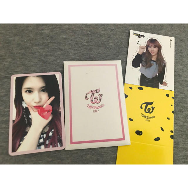 twice トレカ 特典 エンタメ/ホビーのトレーディングカード(その他)の商品写真