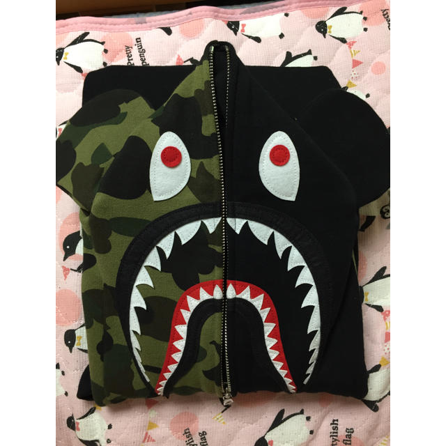 Bape Kids シャーク パーカー ベアブリックコラボ カモ柄 120